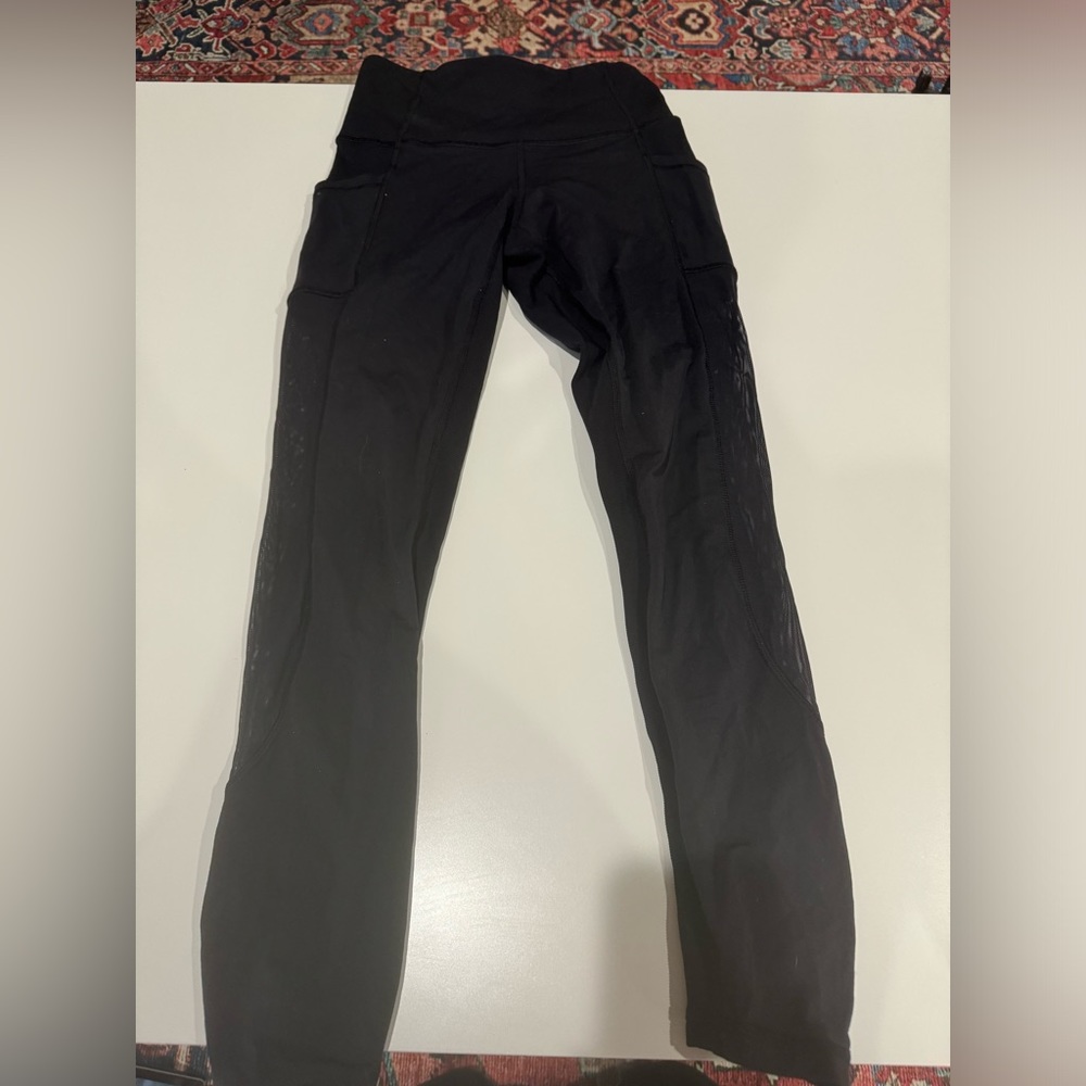 Black Lululemon leggings